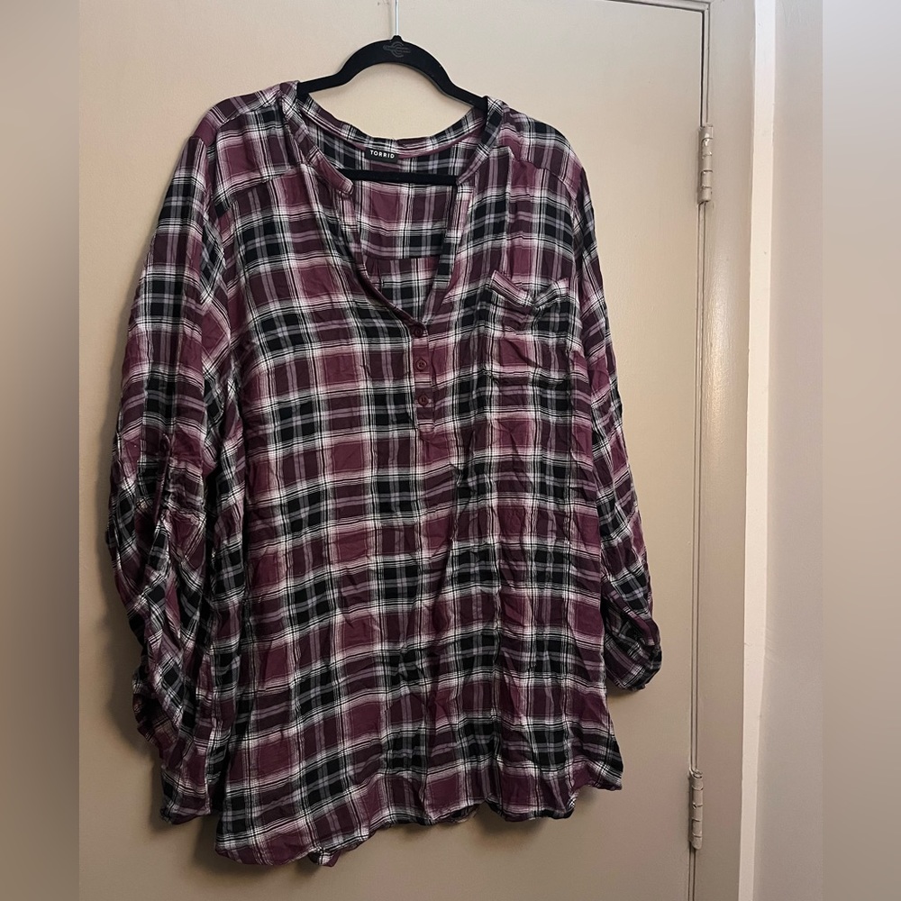 Torrid plaid button down tunic size 5